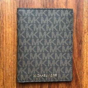 NWOT Michael Kors passport holder